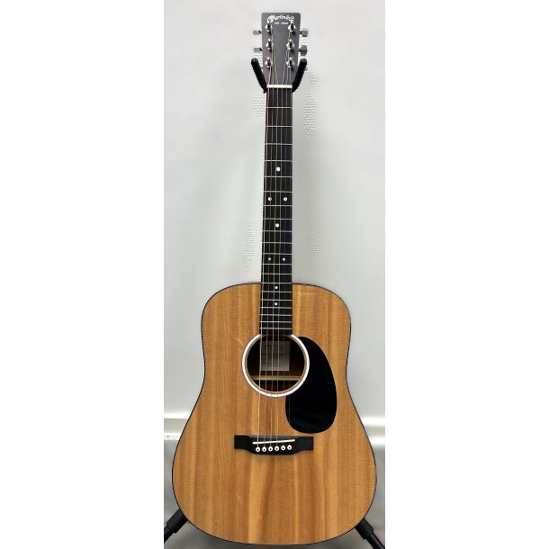 (BRUGT) C.F. Martin Dreadnought JR 10E